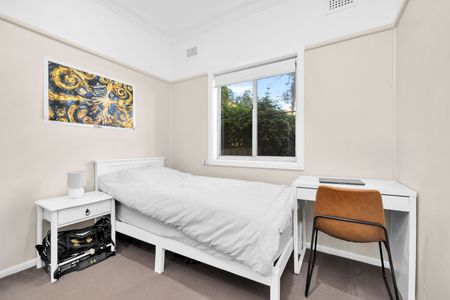 1 Roger Avenue, Castle Hill NSW 2154 - House For Rent | Domain - Photo 3