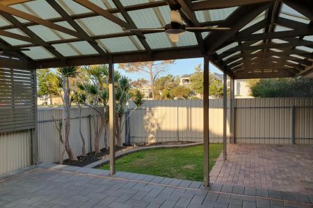 Coastal Comfort Just Minutes from the Beach .... - Photo 4
