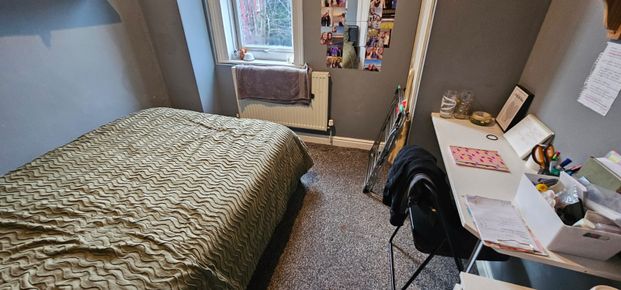 5 Bed - 4 Hopewell Place, Hyde Park, Leeds - LS6 1PN - Student - Photo 1