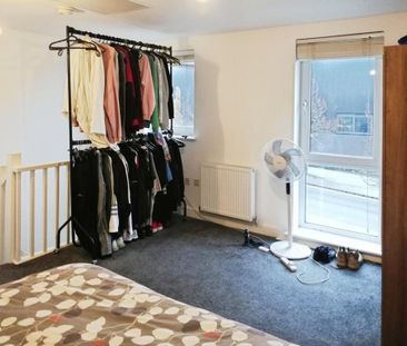 2 bedroom end of terrace house to rent - Photo 5