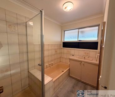 Comfortable Family Home in a Convenient Endeavour Hills Location - Photo 6