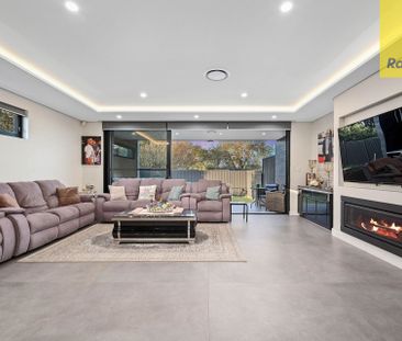 Luxury Family Living in Revesby Heights - $1,400 Per Week - Photo 1