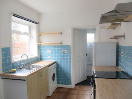 Farncombe Street, Godalming, Surrey, GU7 - Photo 4