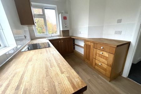 Courtlands Drive, WATFORD - Photo 5