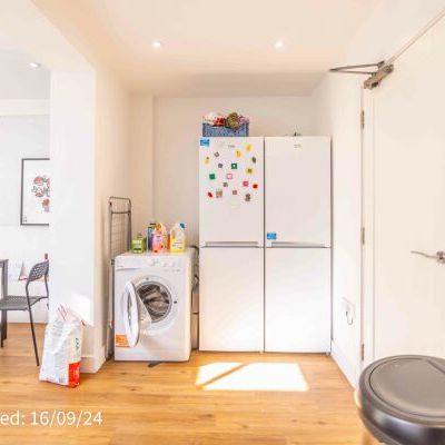 31, Milson Grove - Photo 1