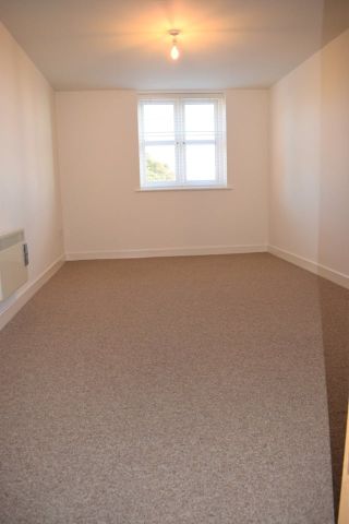 2 Bed Flat, Jenner House, NG3 - Photo 3