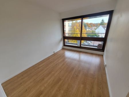 Location Appartement 4 pièces 92m² LE CHESNAY 78150 - Photo 4