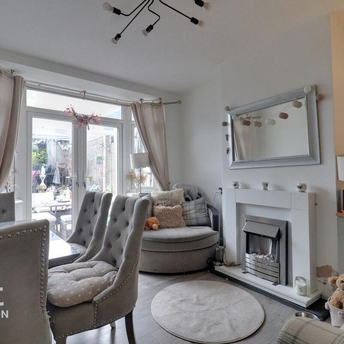 3 bedroom semi-detached house to rent - Photo 1