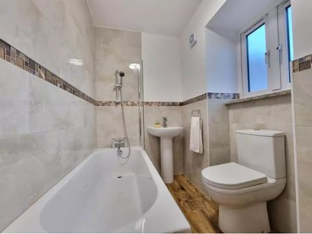 Room in a Shared House, Howard Road, IG11 - Photo 5