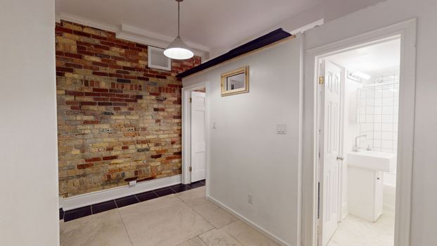 For Lease - 1152 Gerrard Street Unit# 206, Toronto, Ontario - Photo 1