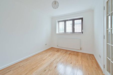 3 bedroom detached house to rent - Photo 4