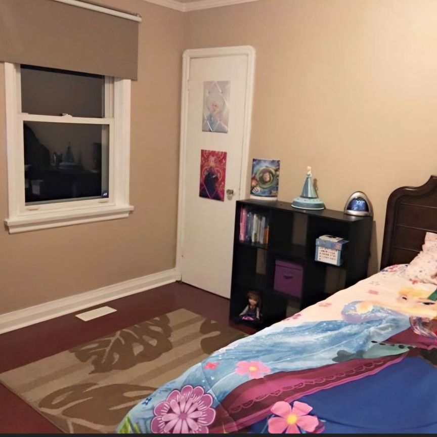 For Lease - 164 Central Park Boulevard, Oshawa, Ontario - Photo 1