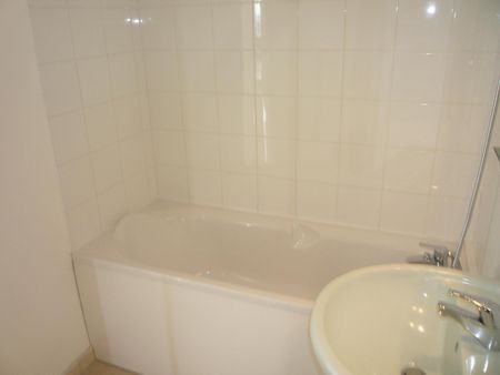 Location Appartement 1 pièce 34m² CLERMONT FERRAND 63000 - Photo 3