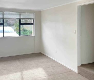 Close & Convenient - Photo 5