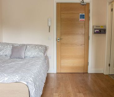 Apt 25, Lofthouse Residence - Photo 4