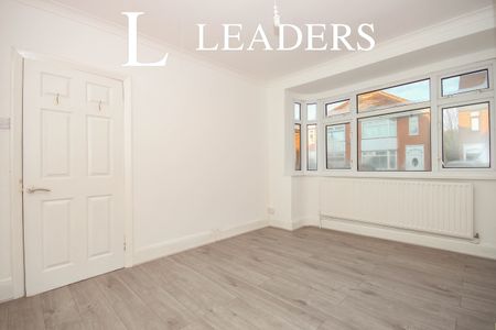 3 bedroom house to rent Trinity Walk, Nuneaton, CV11 - Photo 2