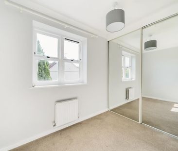 2 bedroom semi-detached house to rent - Photo 4