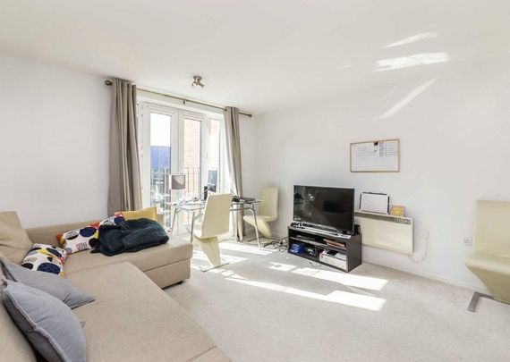 Streatham High Road, SW16 6HD, London - Photo 1