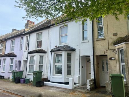 2 bedroom terraced house to rent - Photo 3