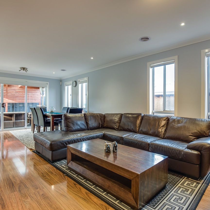 Cozy Comfy Convenient - Photo 1