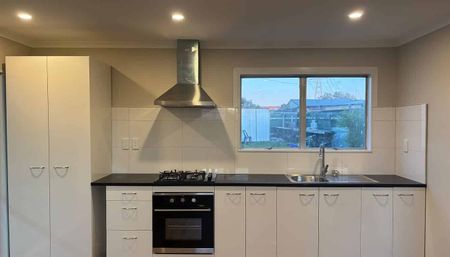 Chic 2BR brand new Home in Clover Park - Photo 2