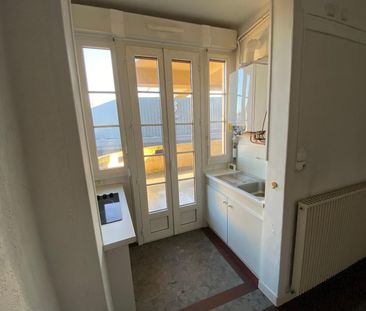 A LOUER ANGERS CENTRE VILLE - T2 AU 3EME ETAGE - SALON ... - Photo 3