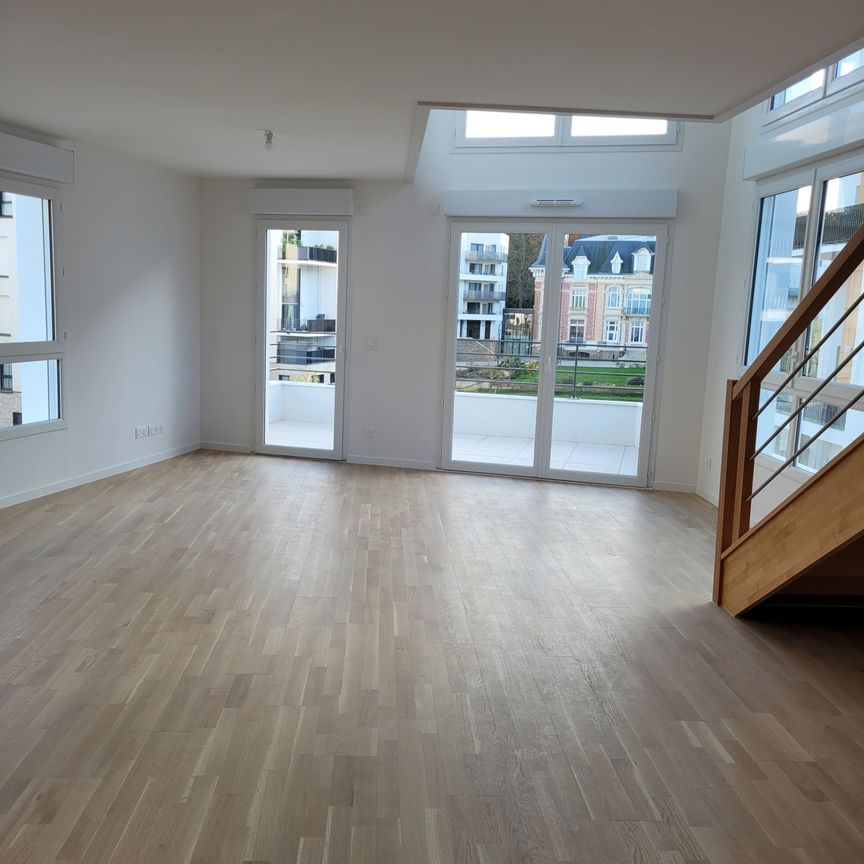 Location Appartement 4 pièces 92m² POISSY 78300 - Photo 1