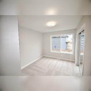 Mattson 3 Bed 2.5 Bath Dbl Garage Upper Edmonton - Photo 3