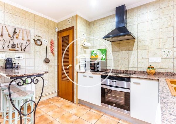 Luxury Villa for rent in Turís, Valencia