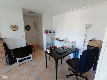 Rennes Poterie - Rue Pierre Roy- Appartement T2 A LOUER, au premier étage d'une résidence au ca... - Photo 2