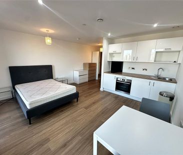 Studio to rent - Photo 2