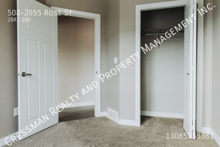 2 Bedroom 2 Bath Downtown Upscale Apartment, with parking - Photo 4