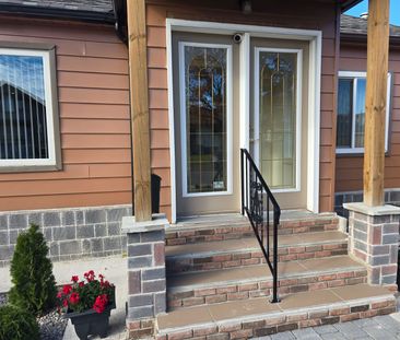 For Lease - 731 Knox Avenue, Hamilton, Ontario - Photo 1