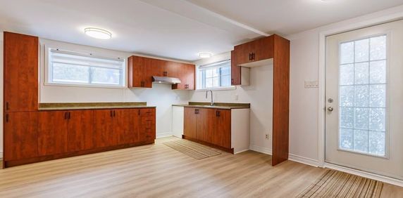 Très grand appartement de 1 chambre à coucher avec bureau fermé, situé à Blainville, disponible dès le 1er juillet. Animaux acceptés. - Photo 2