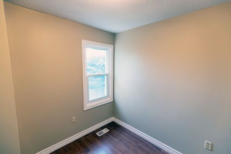 For Lease - 7591 Scholfield Road Unit# 17, Niagara Falls, Ontario - Photo 4