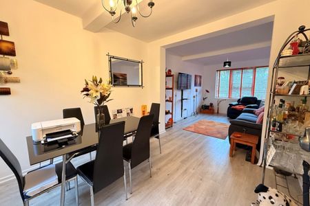 Market Street - Photo 2