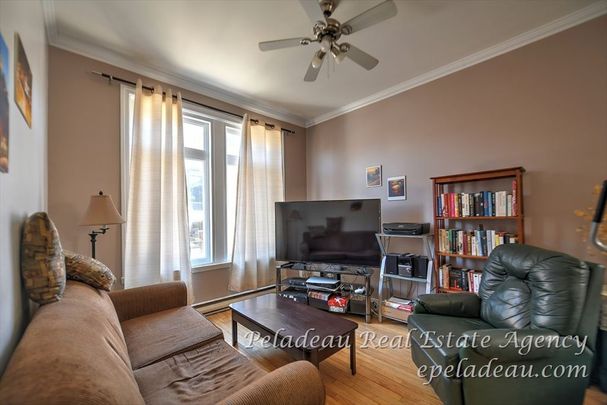 970 Av. Cartier #2 - Photo 1