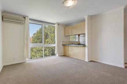 Fantastic Location - Photo 1