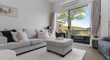 Charming 2-Bedroom House in East Tamaki - Photo 2