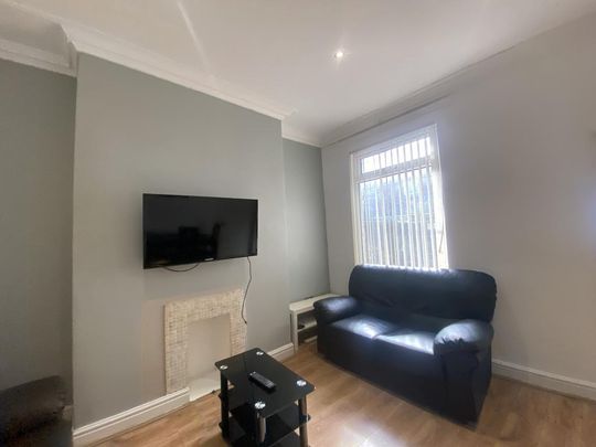 3 bedroom terraced house to rent - Photo 1