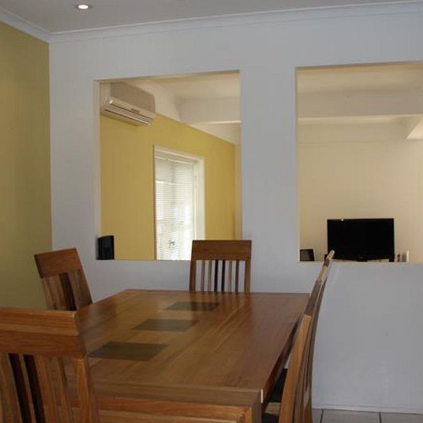 30 Waitomo Street, Broadbeach Waters - Photo 1