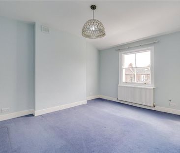 3 bedroom flat in Camden - Photo 1