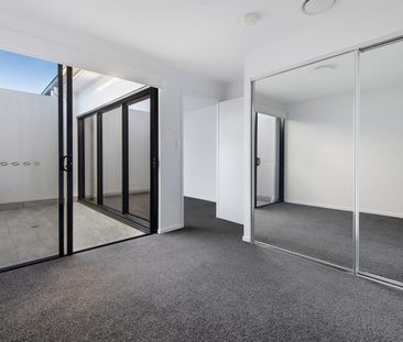 Panorama Residences - Luxury Living with Spectacular Gold Coast Views - Photo 4