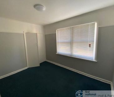 1 / 6 Aratula Street, Dandenong - Photo 3