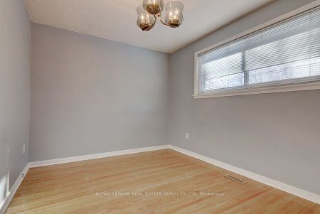 Detached Home For Lease | W8070224 - Photo 5