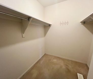 For Lease - 21 Karendale Street, Barrhaven, Ontario - Photo 3