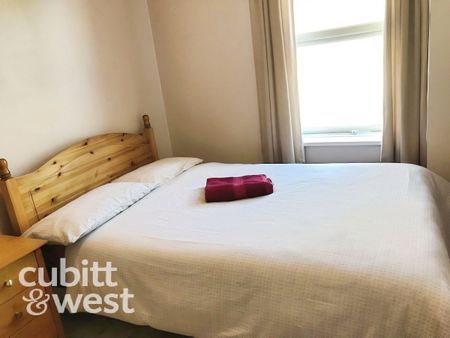 4 bedroom terraced house to rent - Photo 3