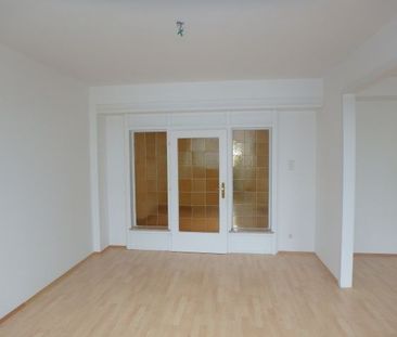 3-Zimmer Wohnung mit Balkon im letzten Liftstock - Foto 3