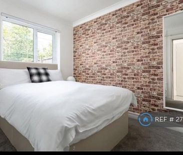 1 bedroom in a house share to rent - Photo 2