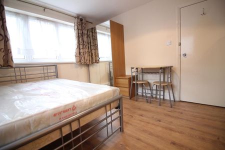 Hanworth Road, Hounslow - Photo 3